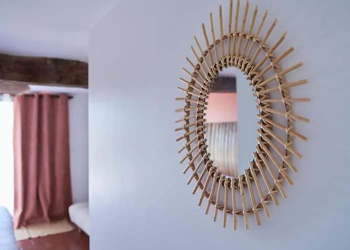 Le Repaire Lagardère * Lussac (Gironde)