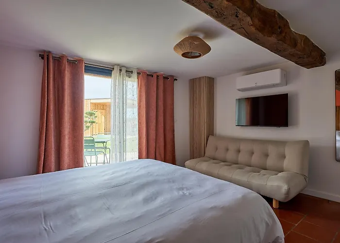 Le Repaire Lagardère Lussac (Gironde)