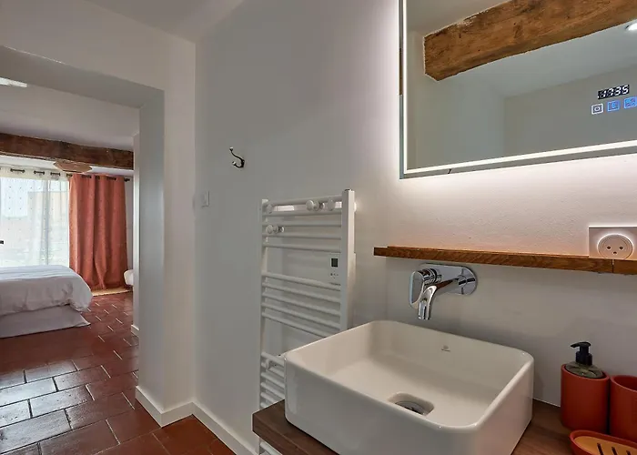 Couette-café Le Repaire Lagardère